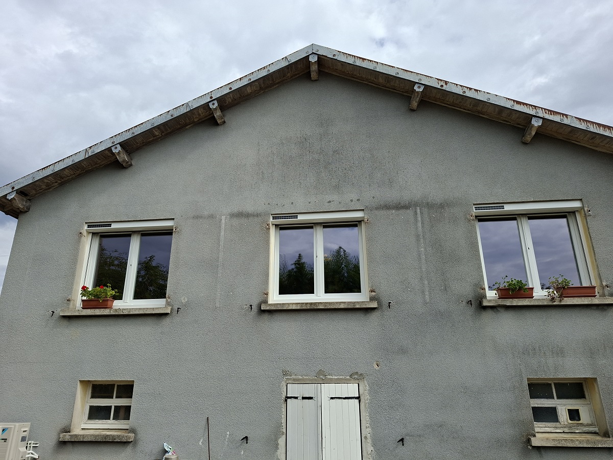 Installation menuiseries commenailles apres