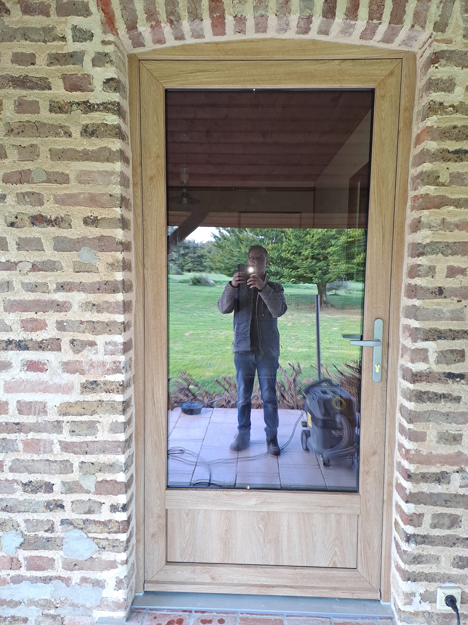 Porte fenetre  cuiseaux 71480