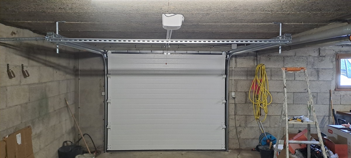 Porte de garage  sellieres 39230