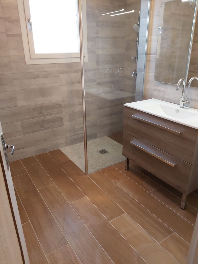 Salle de bain  dole 39100